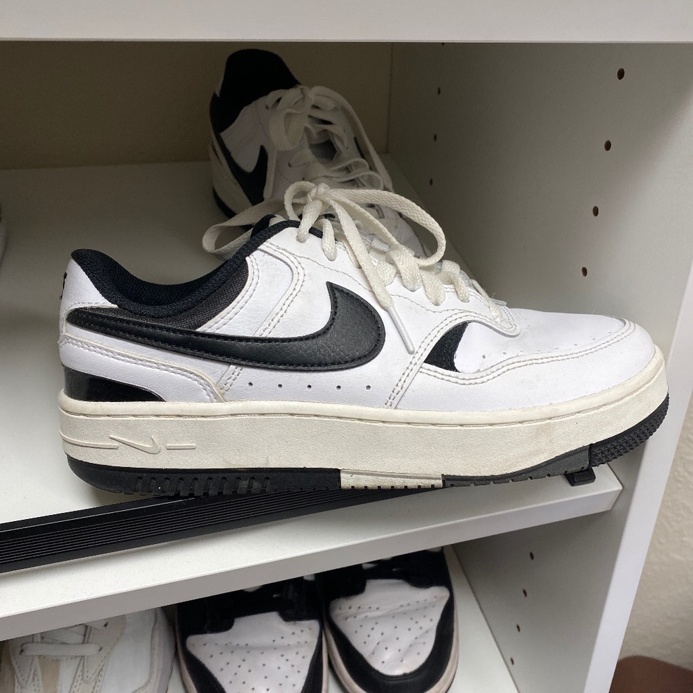 Nike Gamma Force Sneaker